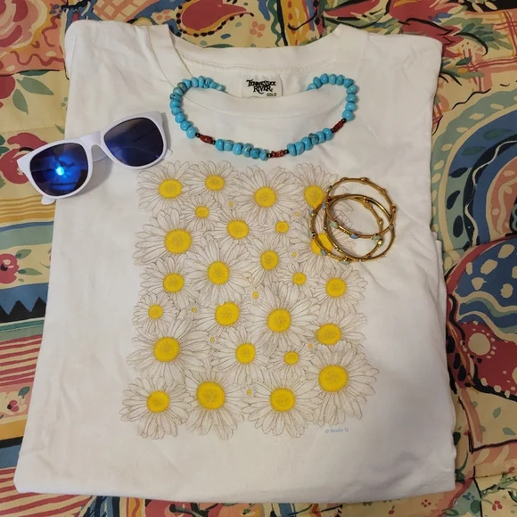 Tennessee River Gold Daisy T-Shirt ~Retro ~Y2K ~ GUC ~ Wmn XL ~ USA 100% Cotton - Picture 3 of 16